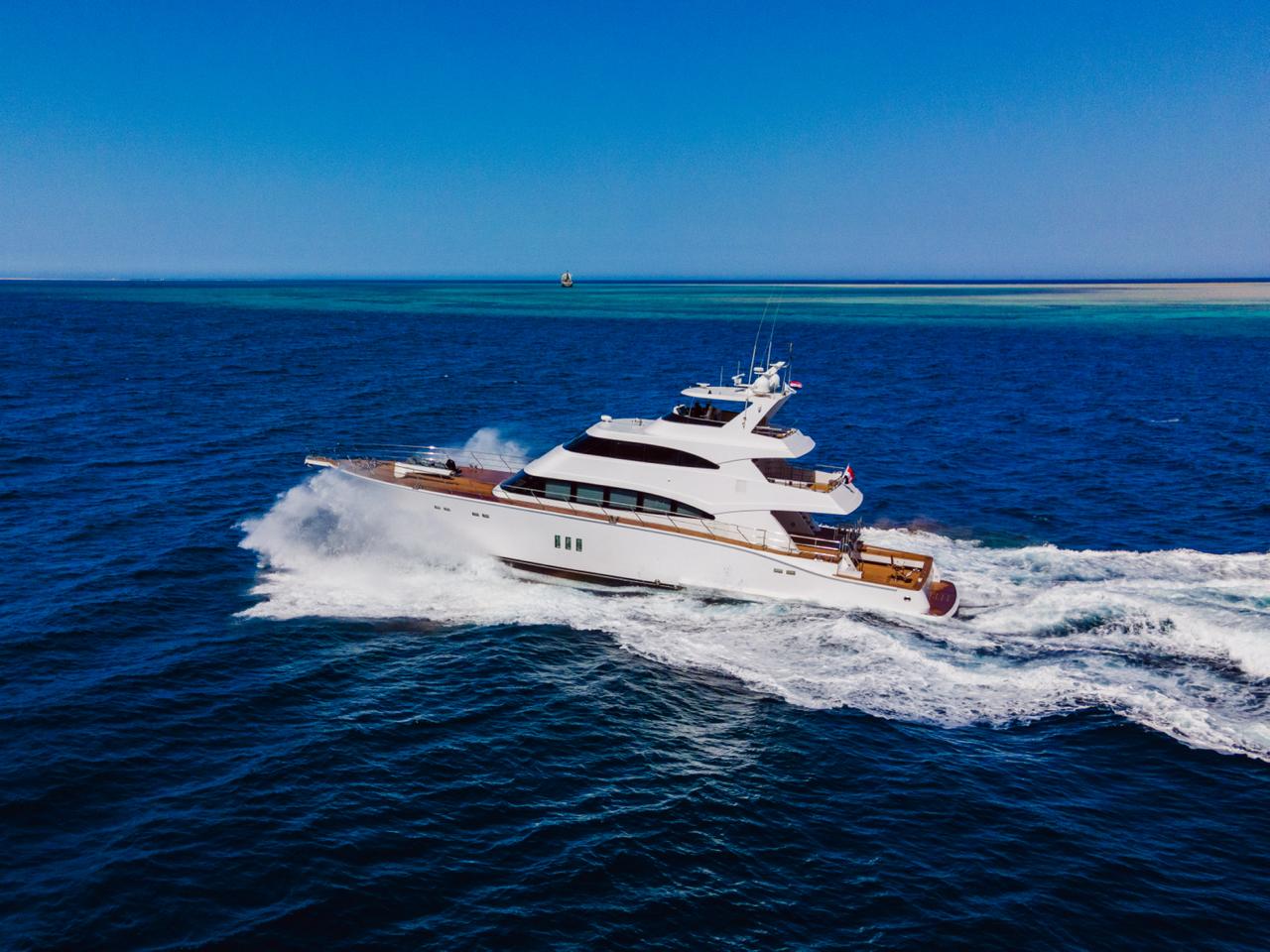 Sport Fisher — Underway, aft quarter