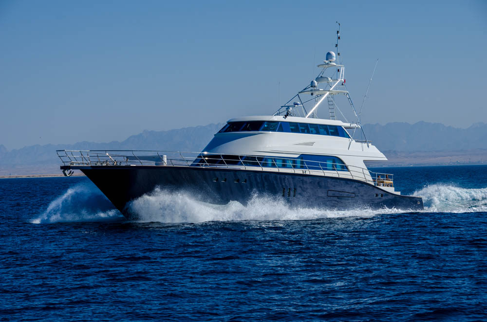 C.Omar — Underway, port quarter