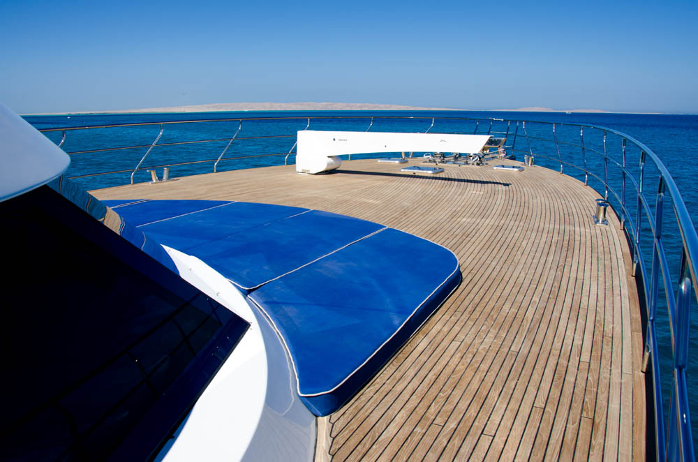 C.Omar — Foredeck