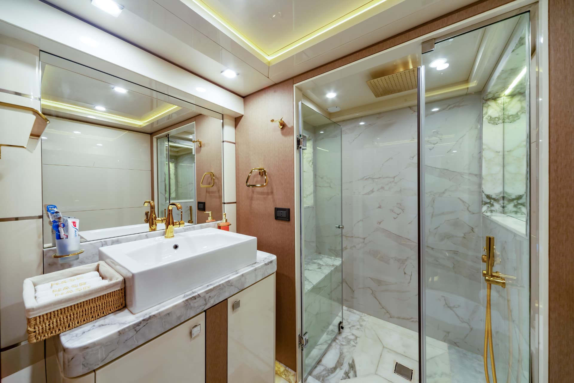 Nasr — Guest bath