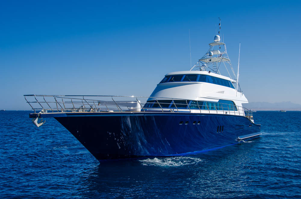 C.Omar — Underway, bow quarter