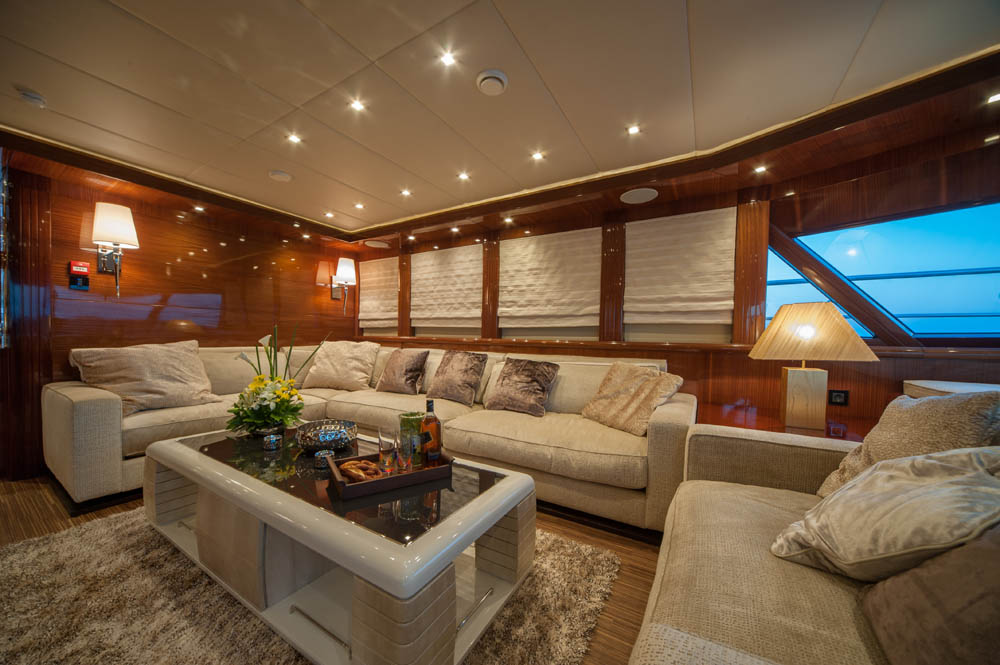 C.Omar — Main saloon